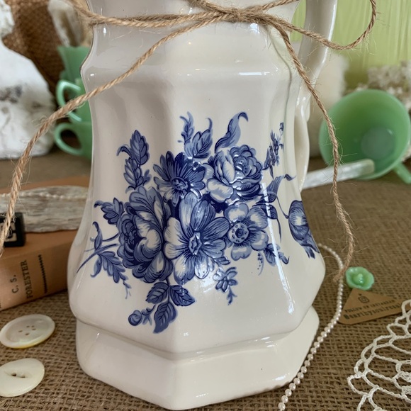 Vintage Ceramic Pitcher 🔷 - Picture 3 of 10